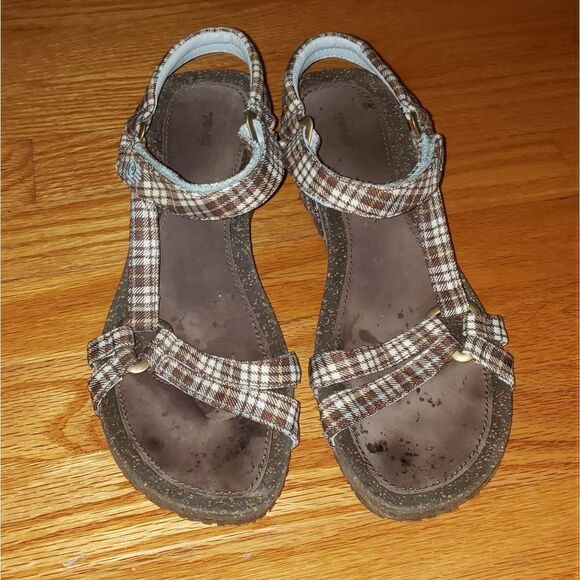 Teva Brown plaid wedge sandals - Picture 2 of 7